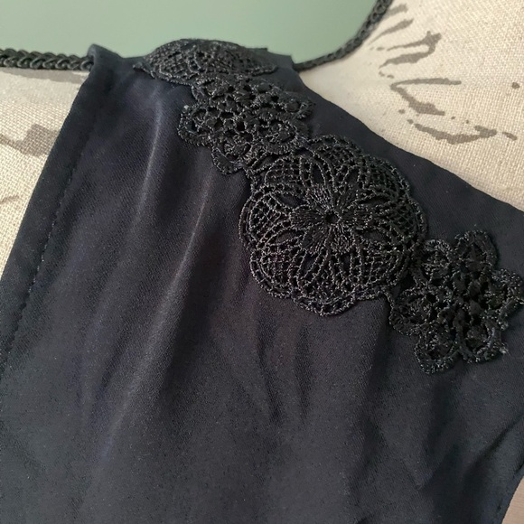 Women’s Banana Republic Navy Tank Top with Black Lace Floral Detail Size Small - Picture 5 of 8